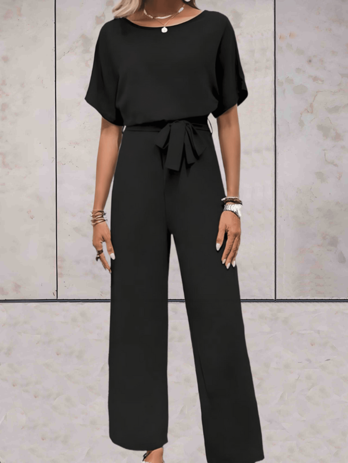 Mono Negro Elegante y Cómodo para Cualquier Ocasión