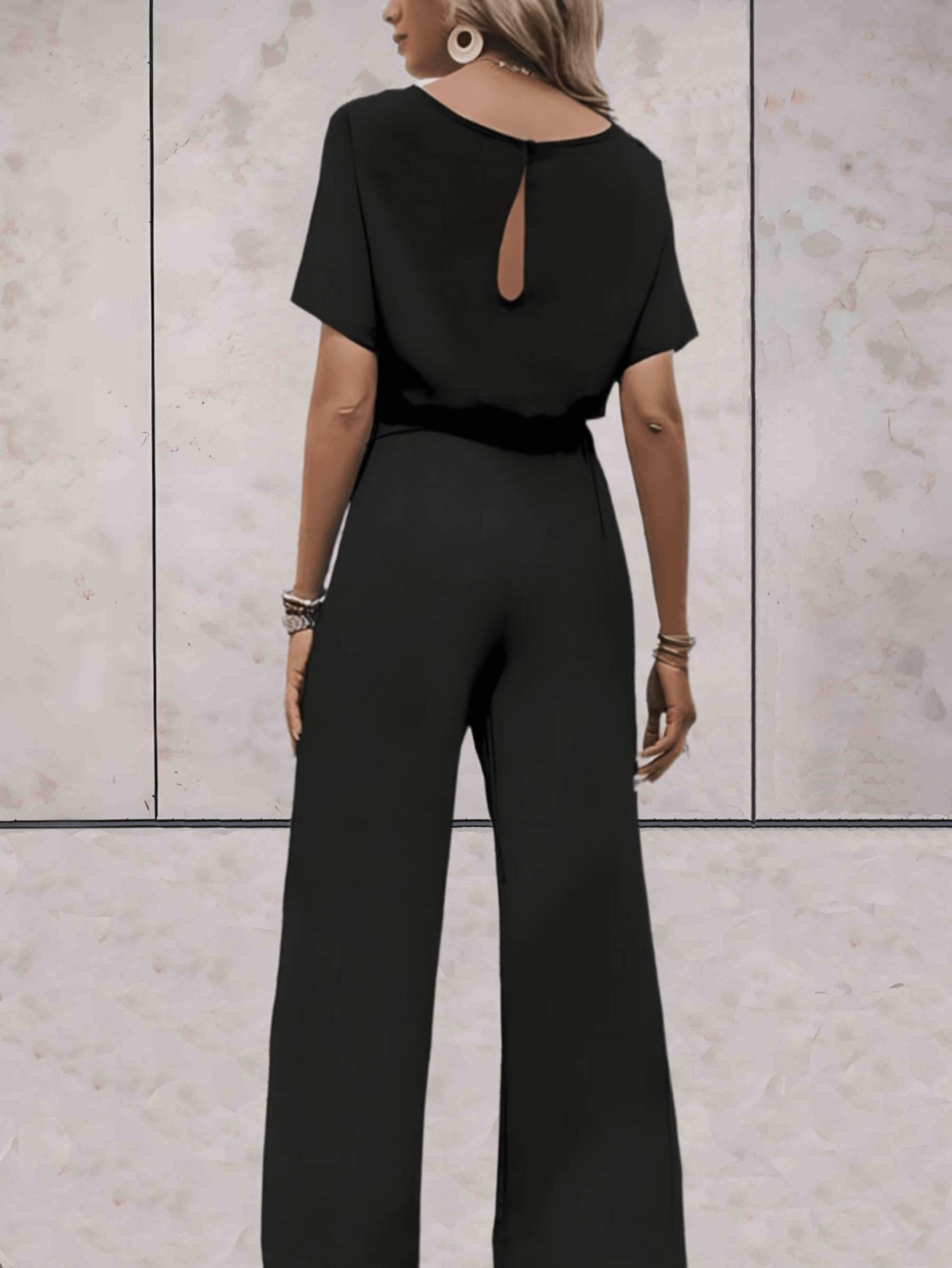 Mono Negro Elegante y Cómodo para Cualquier Ocasión