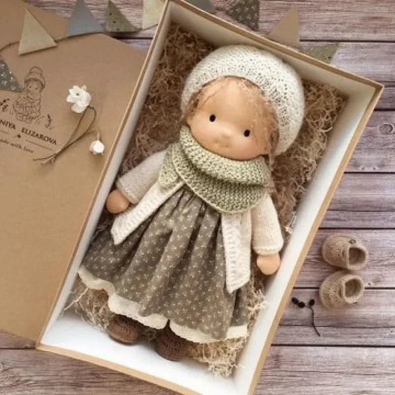 Muñeca de peluche hecha a mano – Juguete Elise de estilo Waldorf