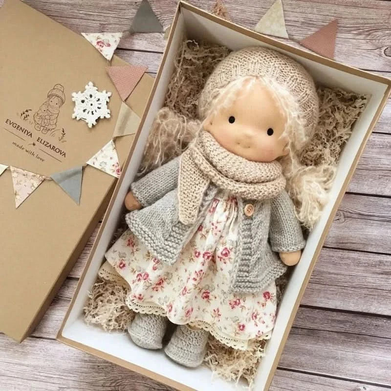 Muñeca de peluche hecha a mano - Juguete Waldorf Emma