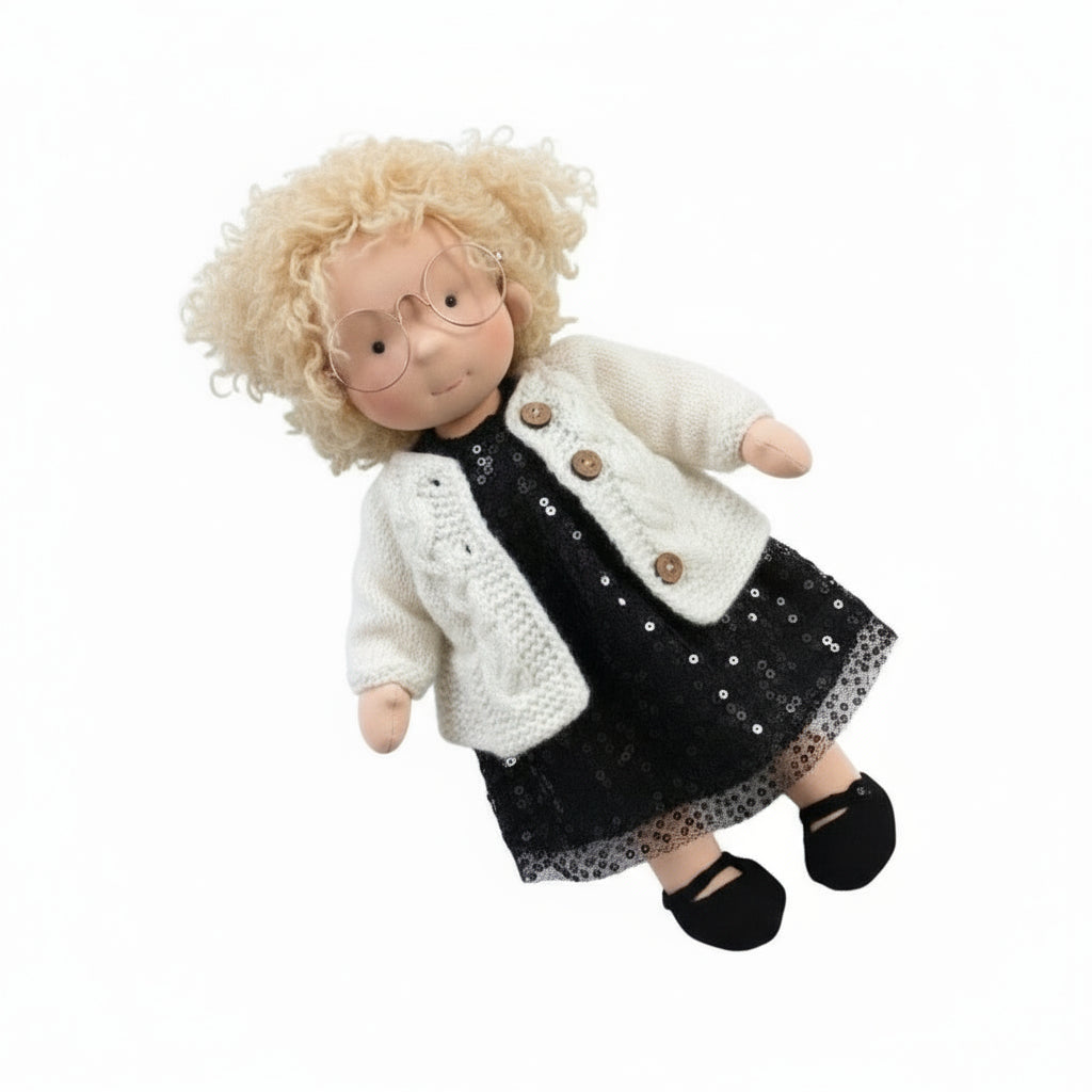 Muñeca Waldorf de algodón hecha a mano para juego creativo