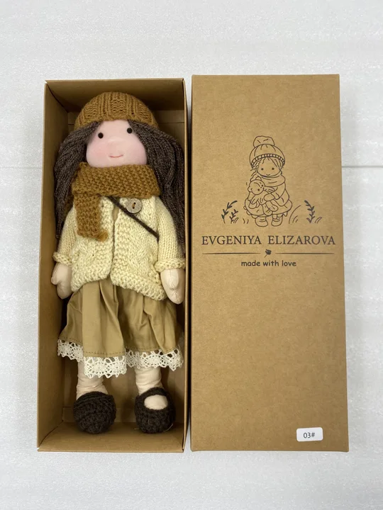 Muñeca Waldorf de lana de oveja: suave, resistente y hecha a mano