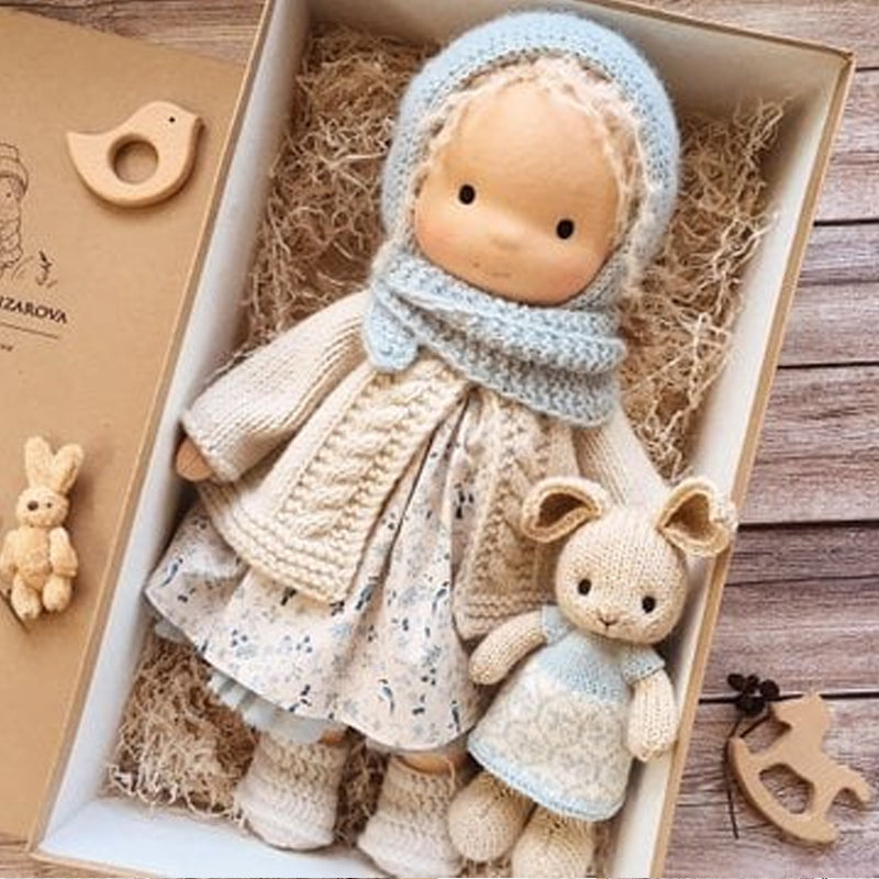 Muñeca Waldorf hecha a mano para niños pequeños - Aspecto natural