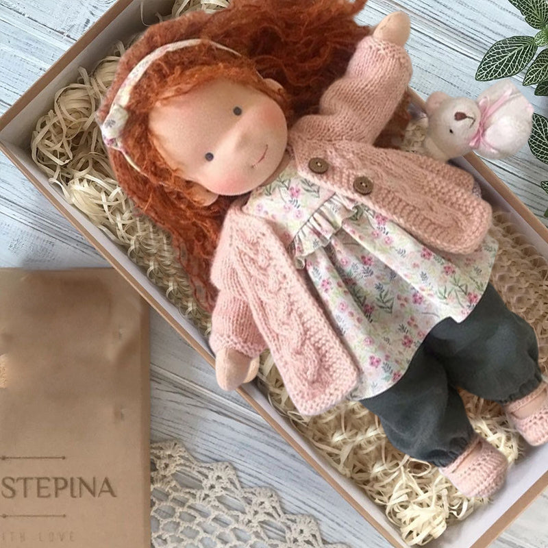 Muñeca Waldorf hecha a mano para niños pequeños - Aspecto natural