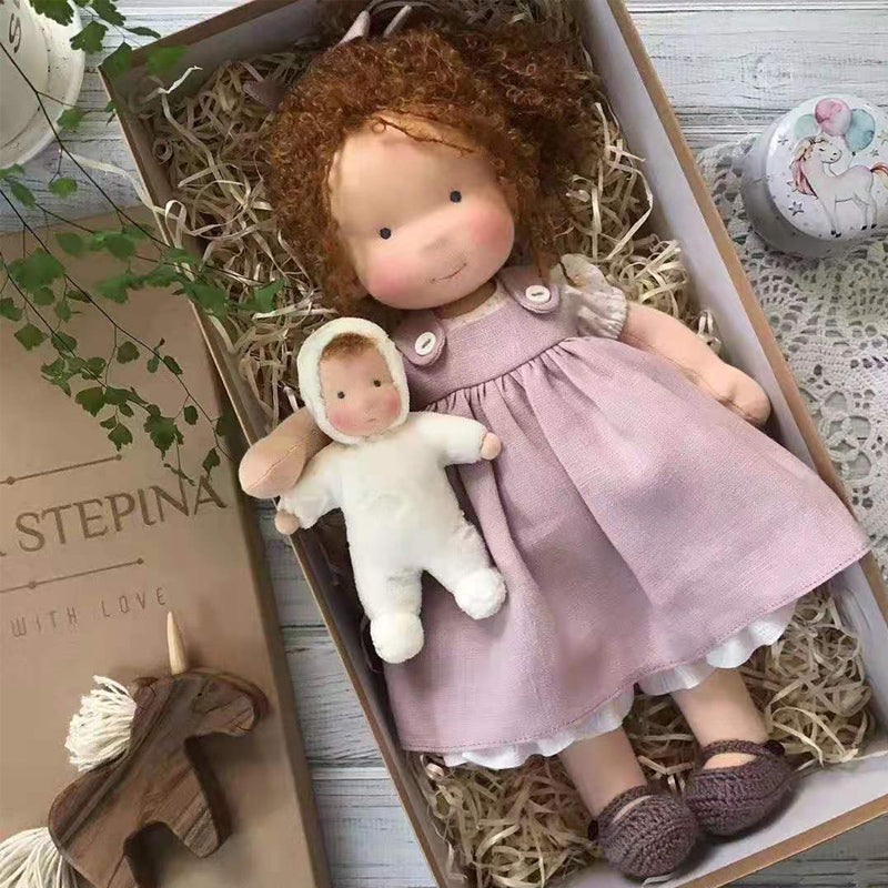 Muñeca Waldorf hecha a mano para niños pequeños - Aspecto natural