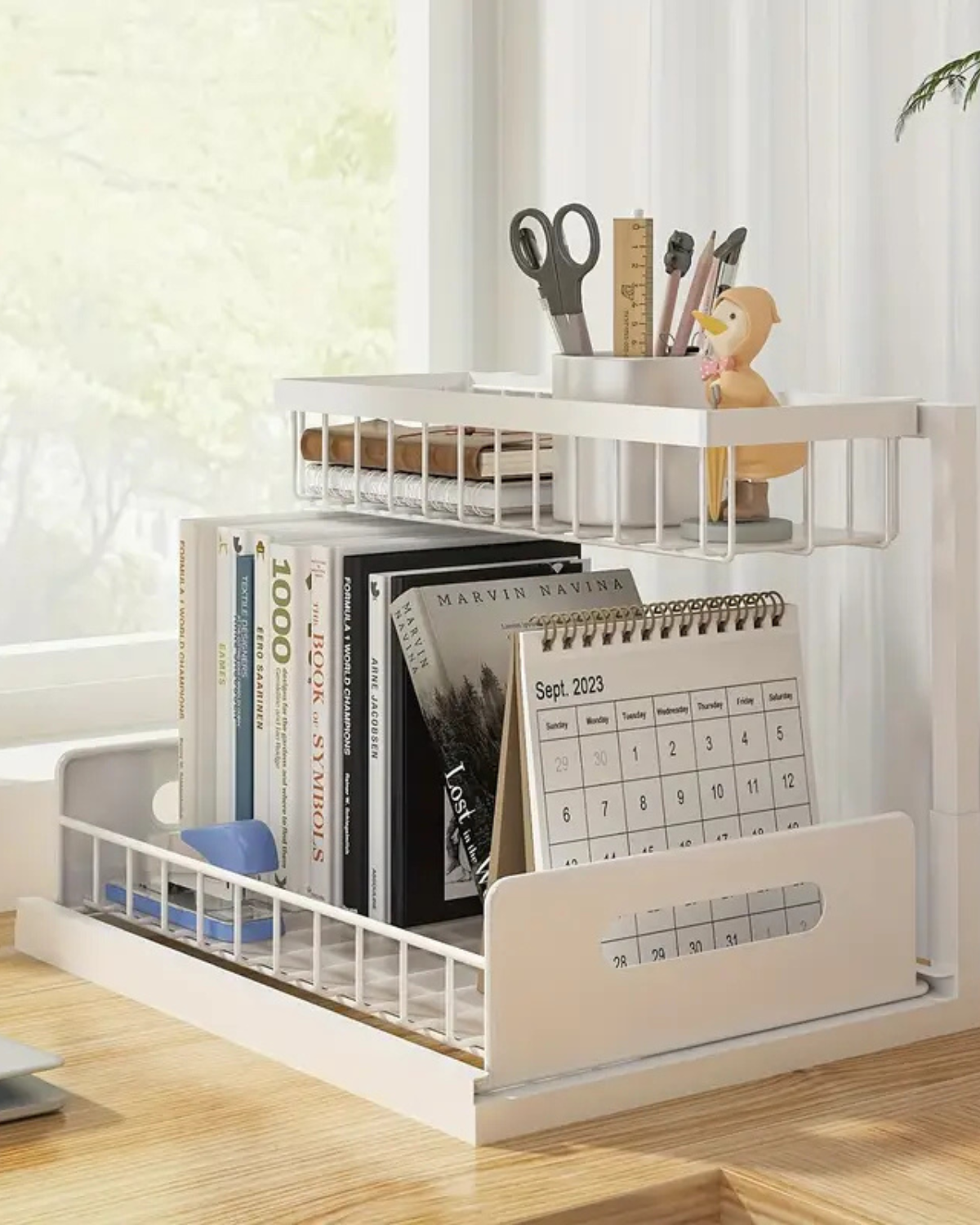 Organizador extraíble para bajo armario de dos niveles en negro y blanco