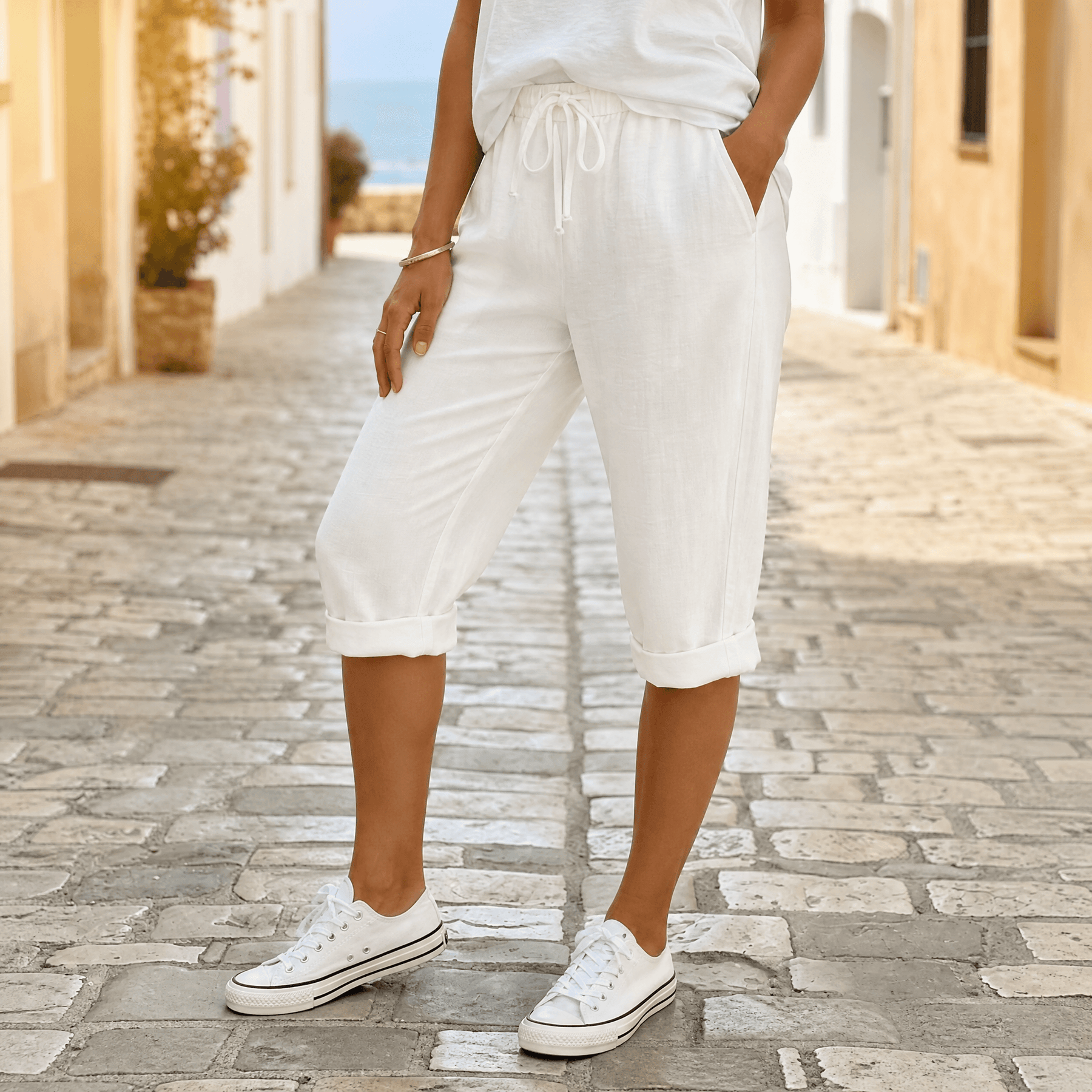 Pantalón capri con cordón ajustable