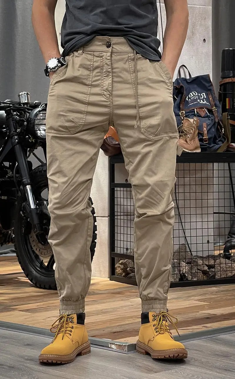 Pantalón cargo elástico