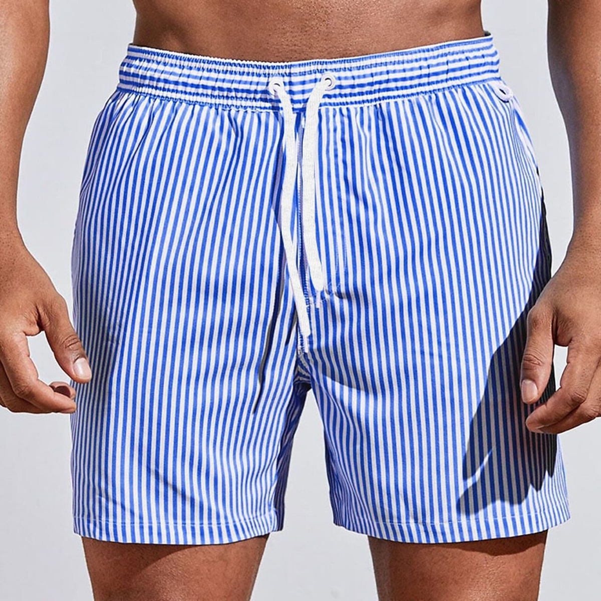 Pantalón corto a rayas con cordón para hombre