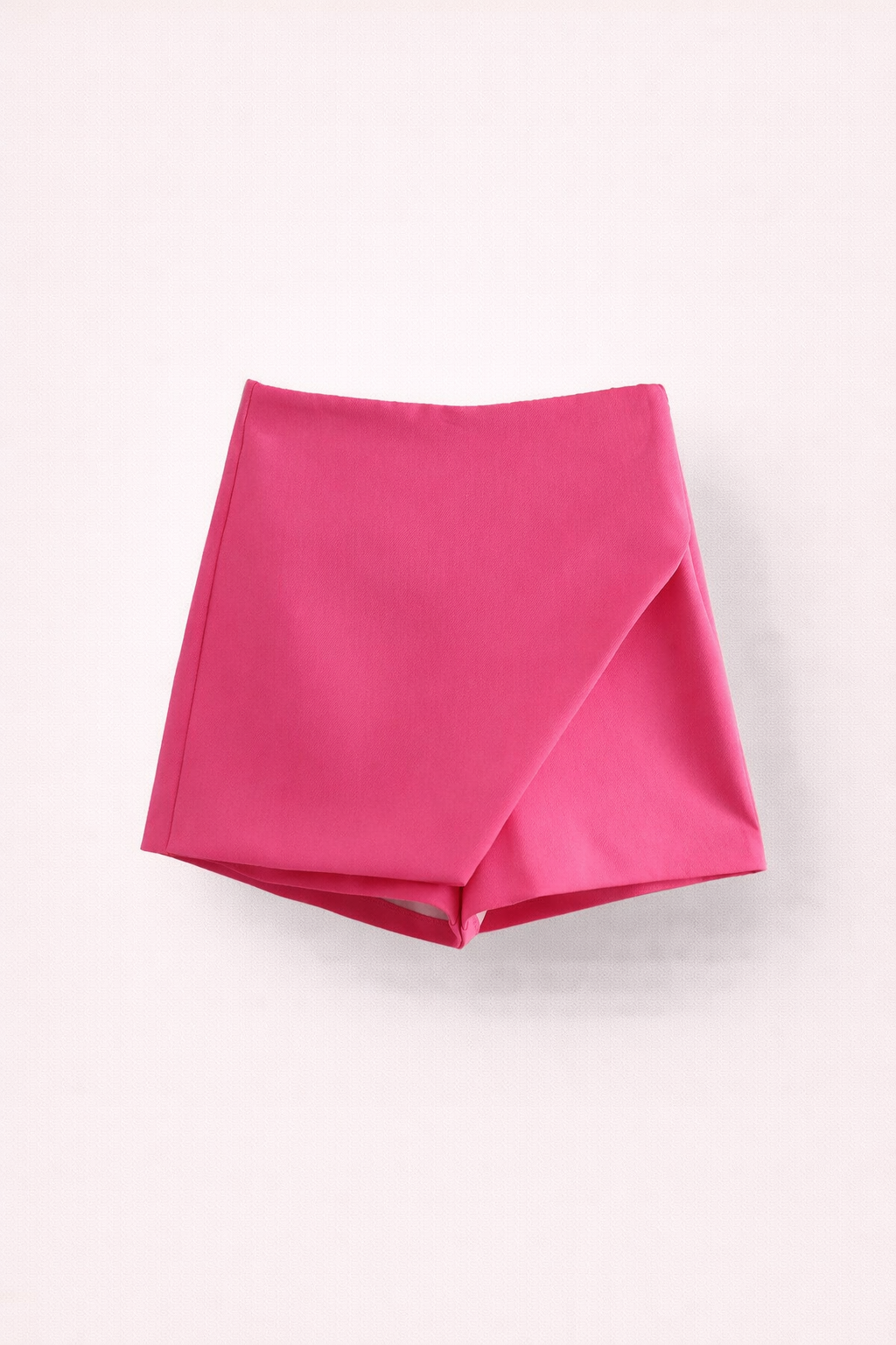 Pantalón corto elegante de tiro alto y corte ajustado para mujer