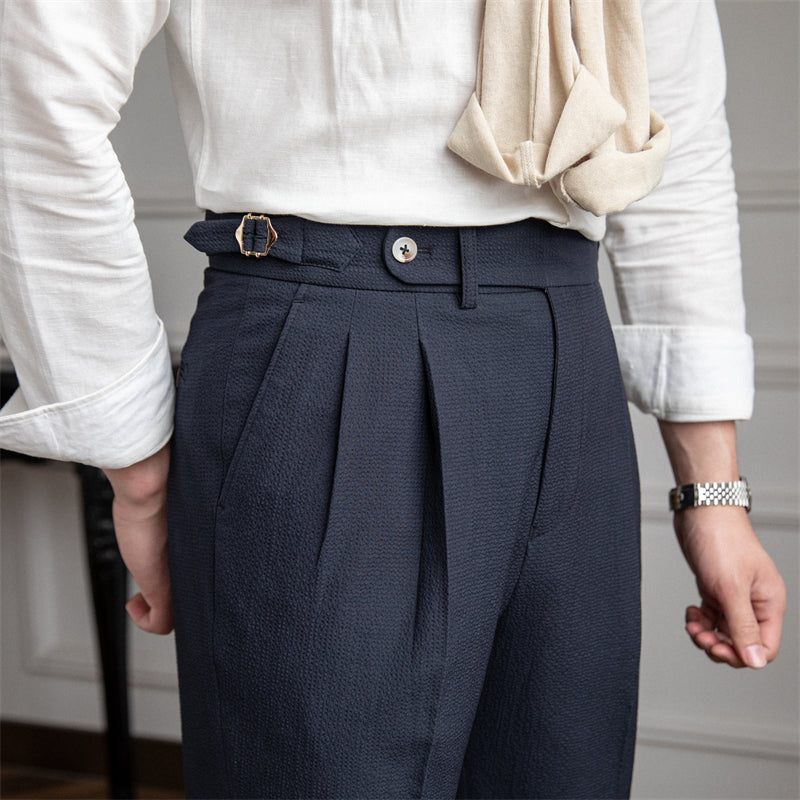 Pantalón de pinzas para hombre con talle alto corte zanahoria