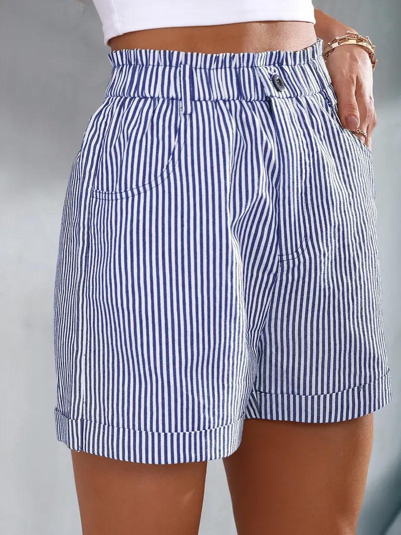 Pantalones cortos de rayas con bolsillos inclinados