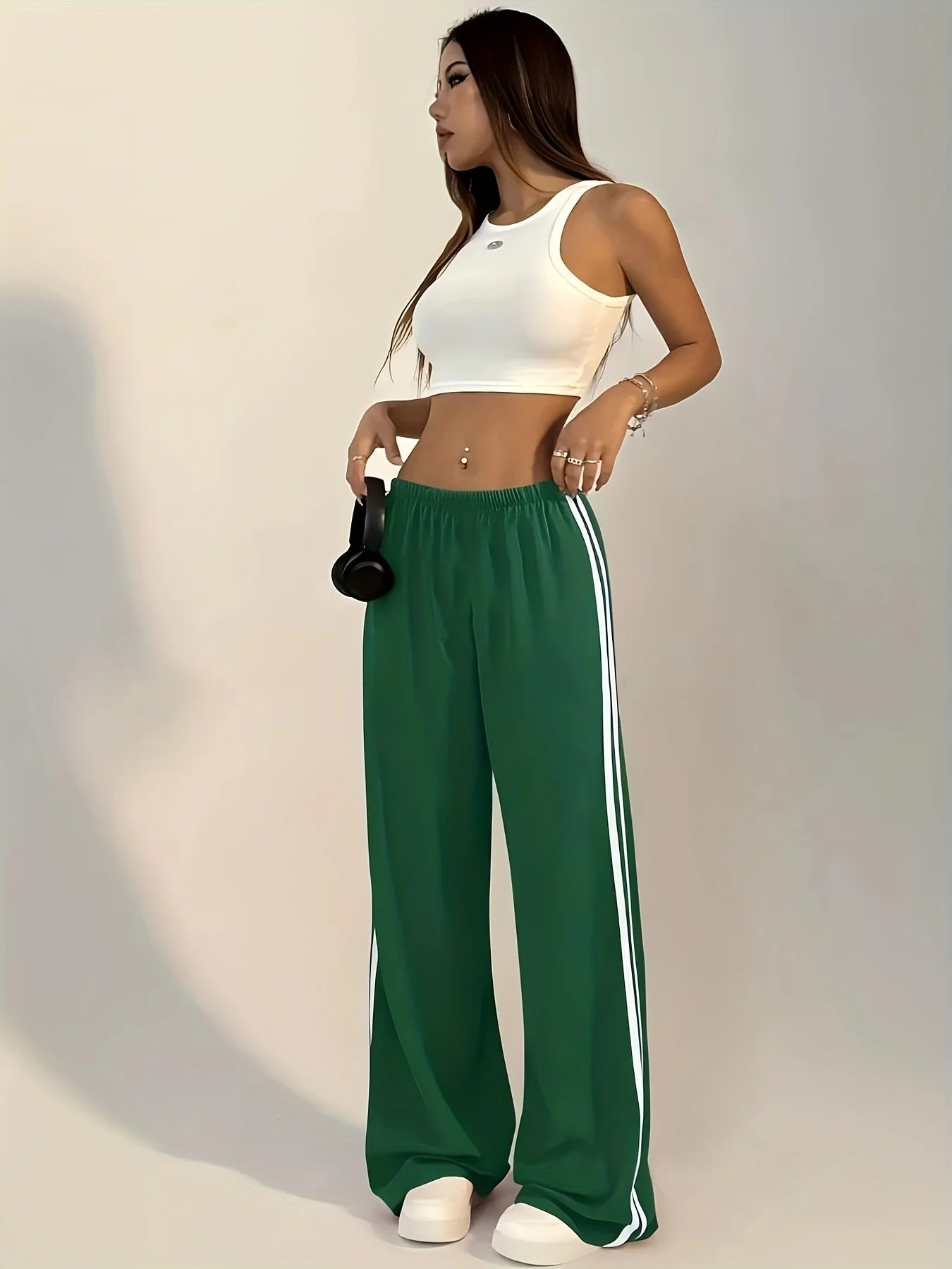 Pantalones deportivos de mujer con perneras anchas