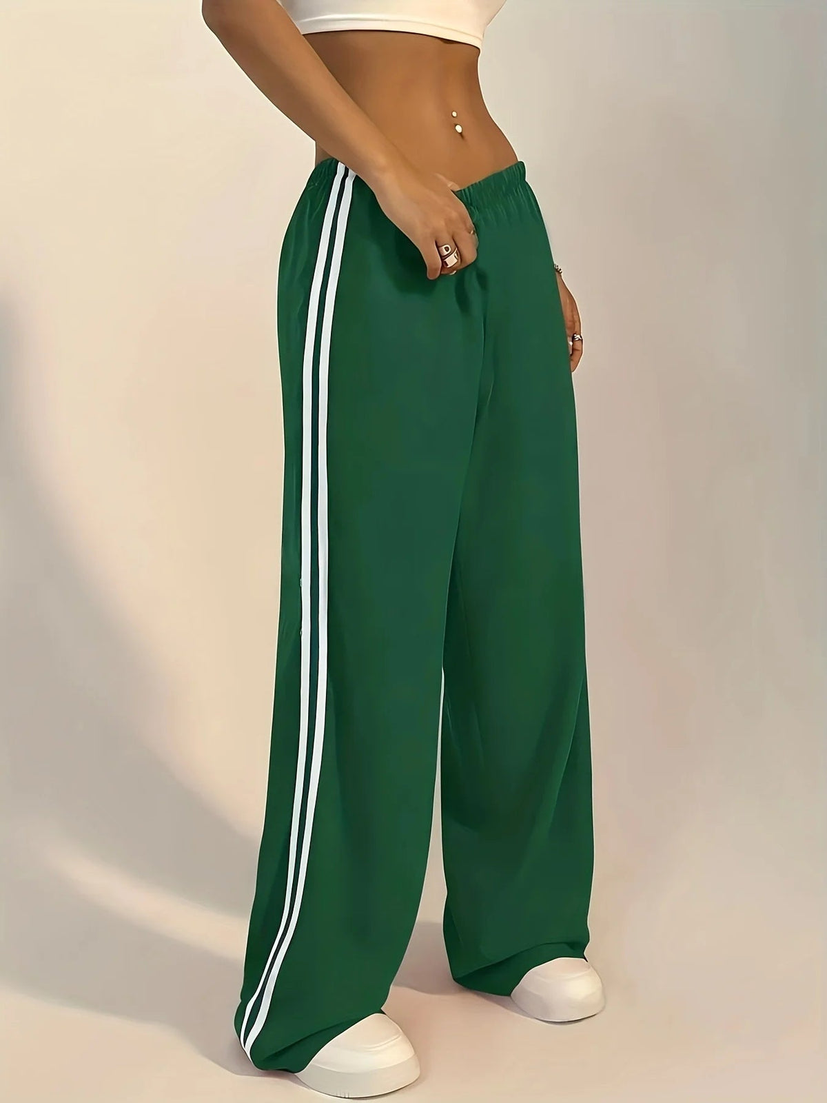 Pantalones deportivos de mujer con perneras anchas