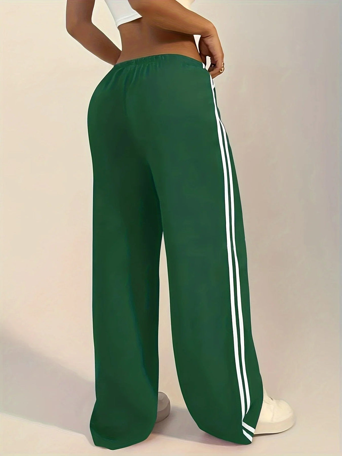 Pantalones deportivos de mujer con perneras anchas