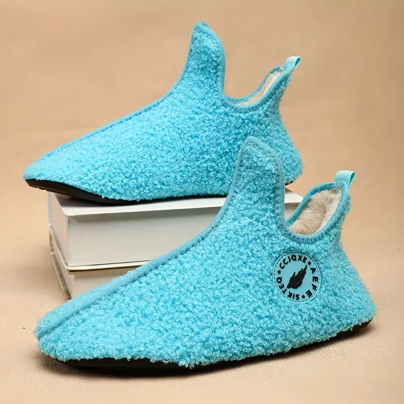 Pantuflas de casa suaves y elegantes para un descanso con estilo