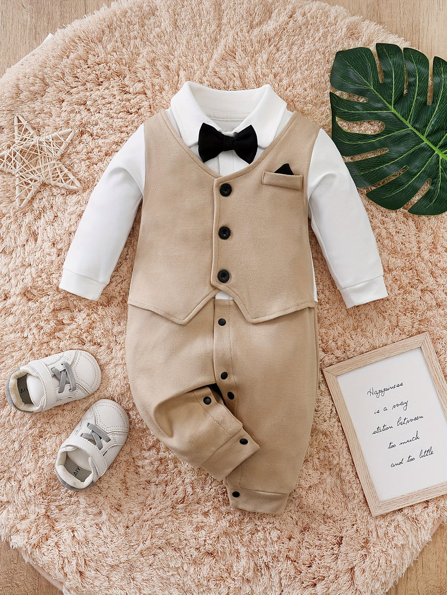 Pelele infantil con chaleco y pajarita