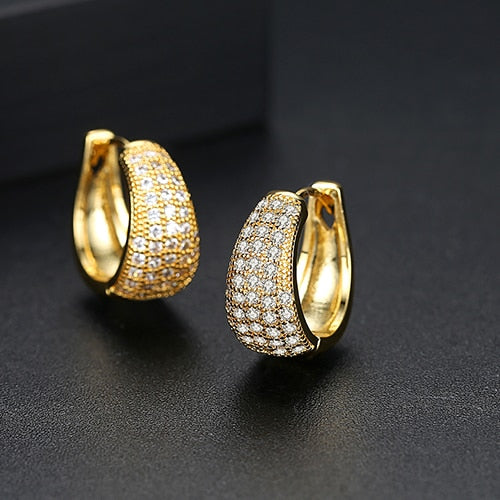 Pendientes de aro brillantes con engaste pavé