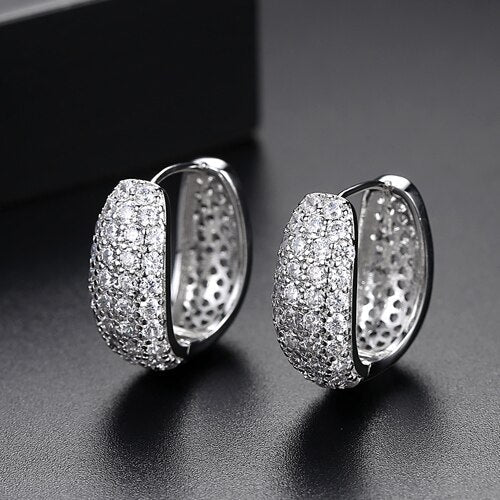 Pendientes de aro brillantes con engaste pavé