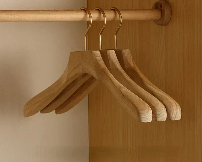 Perchas de Madera de Alcanfor para Trajes y Abrigos con Hombro Ancho (Set de 2)