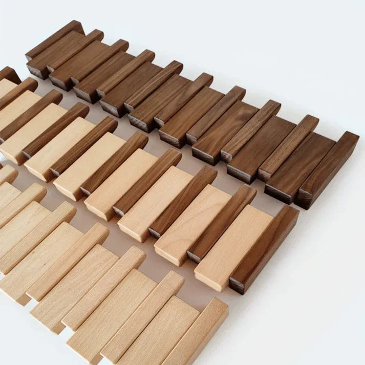 Perchero de pared de madera estilo piano – Decoración elegante y almacenamiento práctico