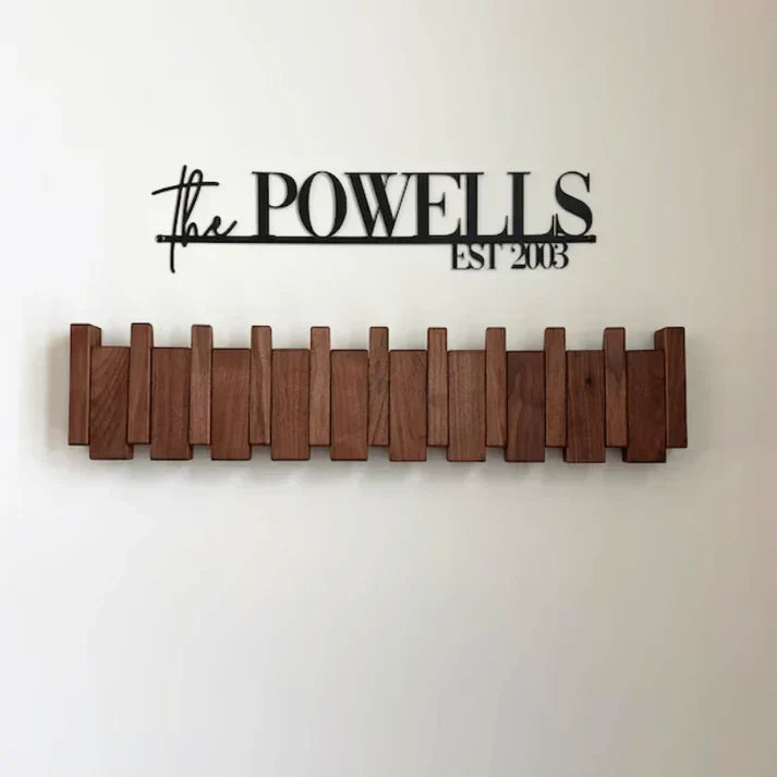 Perchero de pared de madera estilo piano – Decoración elegante y almacenamiento práctico
