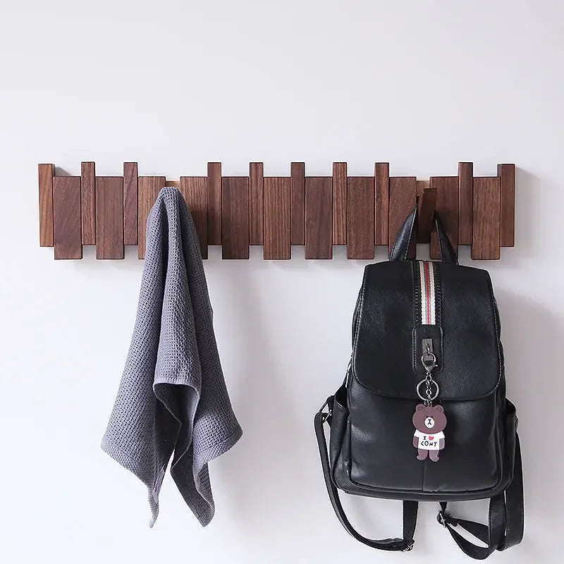 Perchero para abrigos y llaves artesanal de estilo sencillo