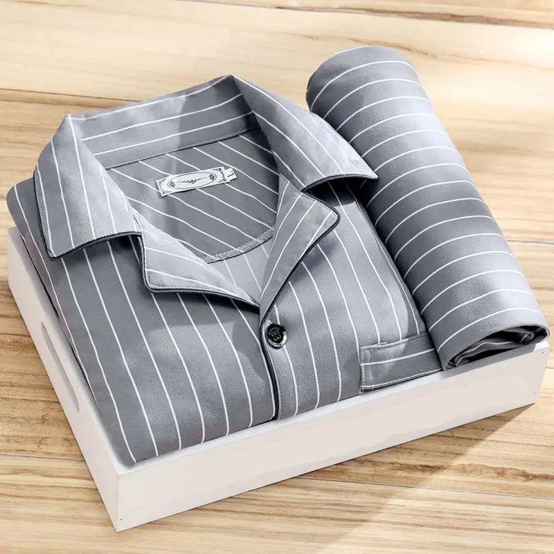 Pijama de hombre estilo clásico