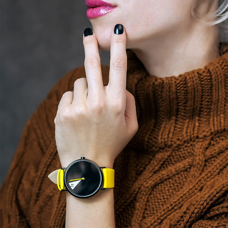 Reloj con esfera geométrica