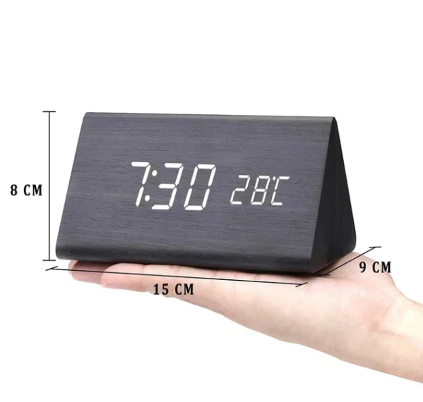 Reloj de madera LED minimalista y elegante