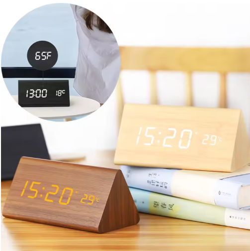 Reloj de madera LED minimalista y elegante