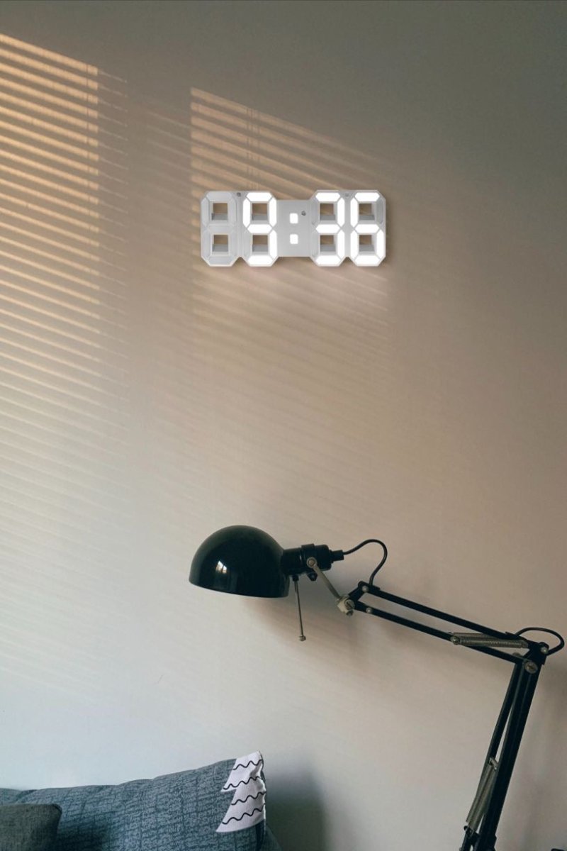 Reloj de pared digital LED 3D: diseño moderno con función de atenuación y visibilidad óptima