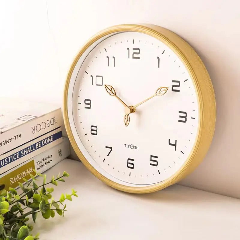 Reloj de pared minimalista de madera