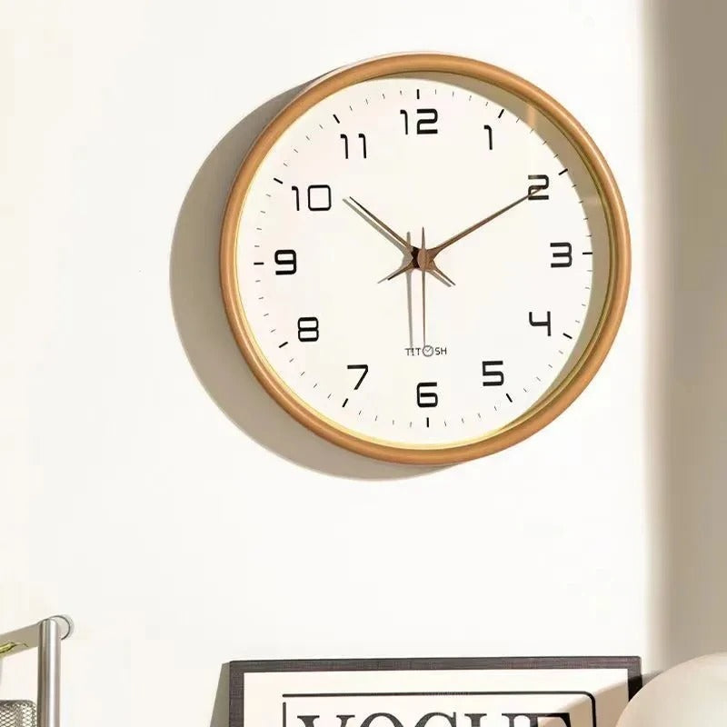 Reloj de pared minimalista de madera
