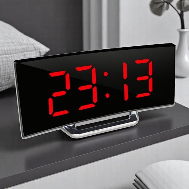 Reloj despertador digital LED con pantalla curva e iluminación automática