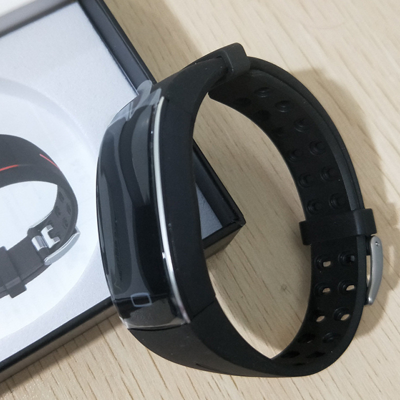 Reloj inteligente con medición de presión arterial y ritmo cardíaco