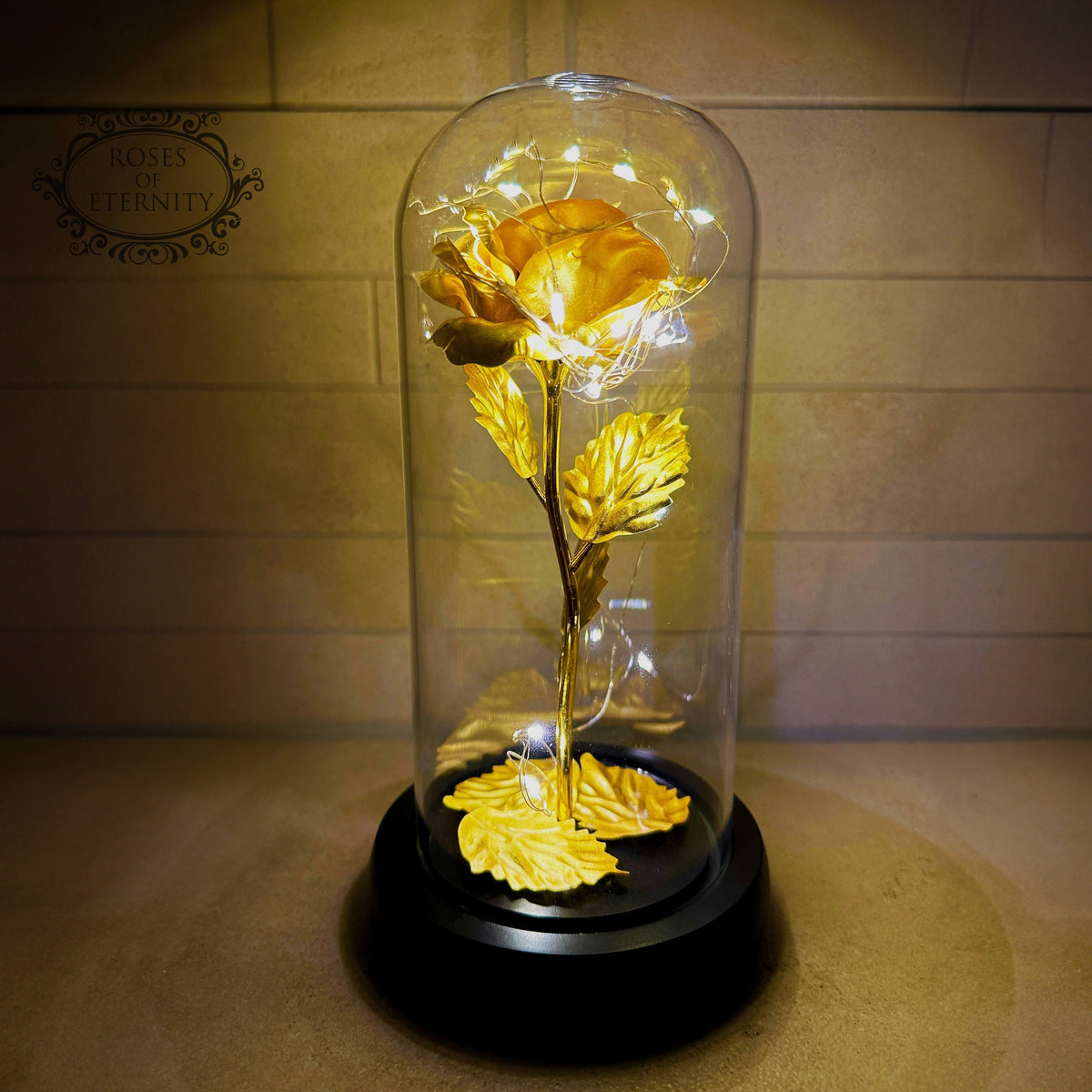 Rosa eterna | Rosa dorada en cúpula de cristal con iluminación LED