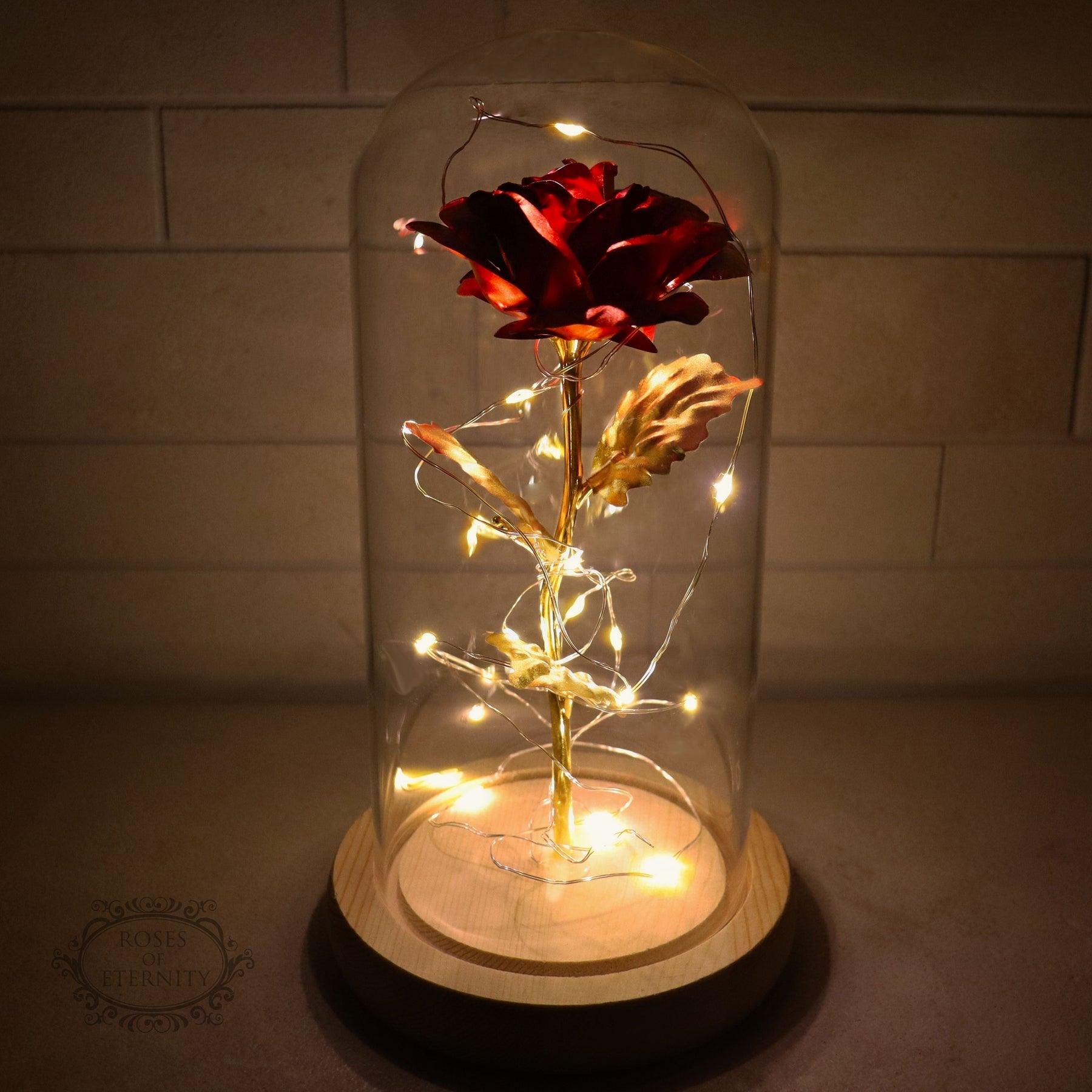 Rosa Eterna | Rosa Dorada en Cúpula de Cristal con Iluminación LED