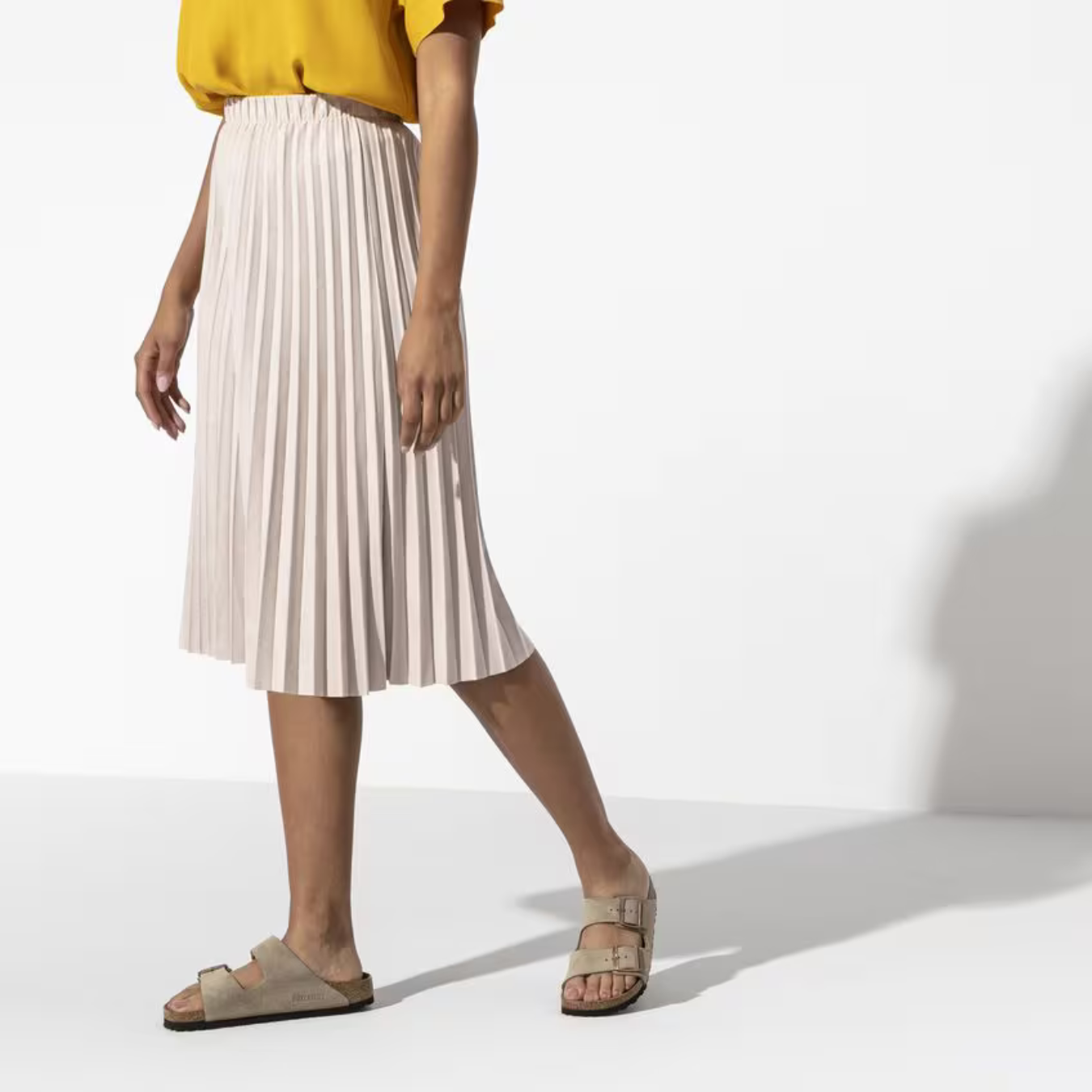 Sandalias Casuales de Ante en Color Topo con Plantilla Anatómica Blanda