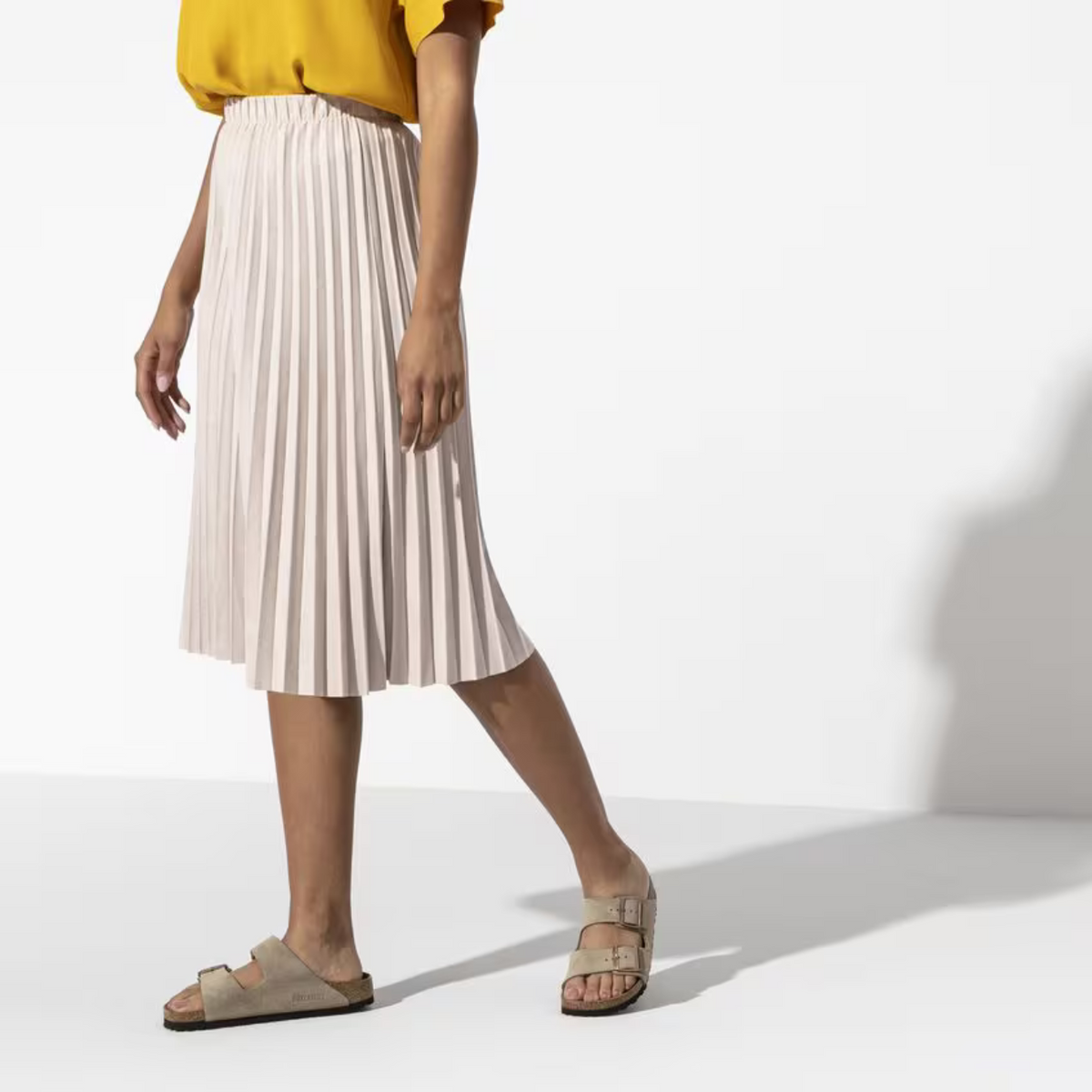 Sandalias Casuales de Ante en Color Topo con Plantilla Anatómica Blanda