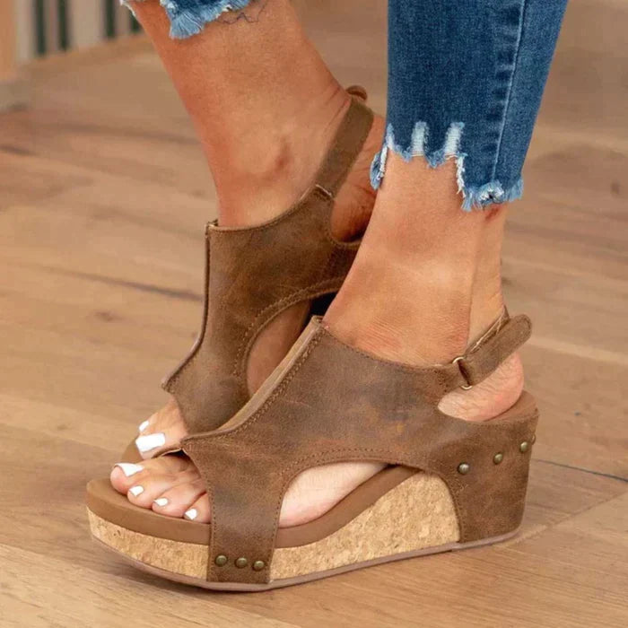 Sandalias de cuña para mujer: calzado de verano cómodo y elegante