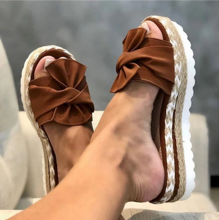 Sandalias ortopédicas con lazo