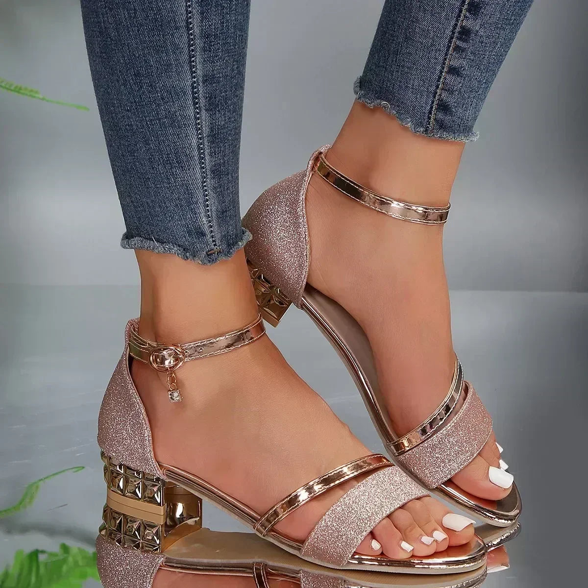Sandalias ortopédicas con tiras y brillo para mujer