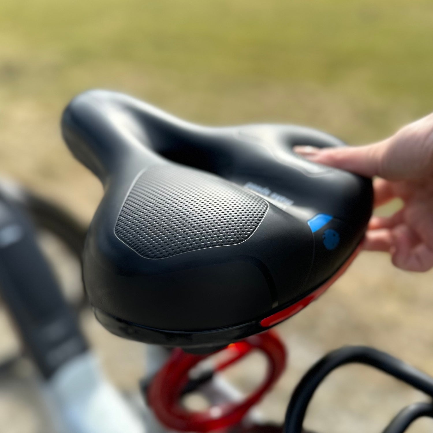 Sillín de Bicicleta de Espuma Viscoelástica que Alivia la Presión | Negro