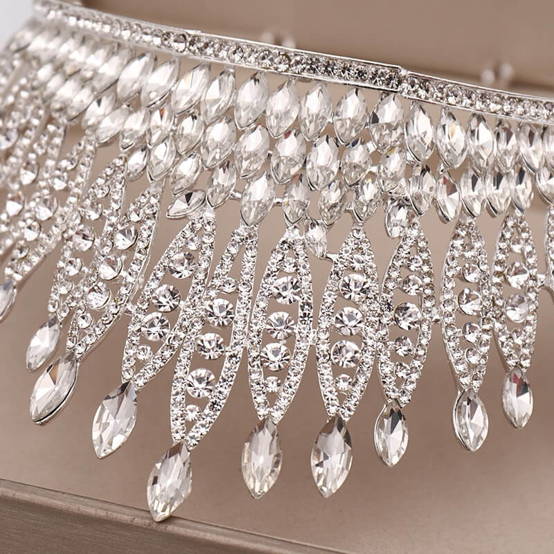 Tiara de cristal con piedras