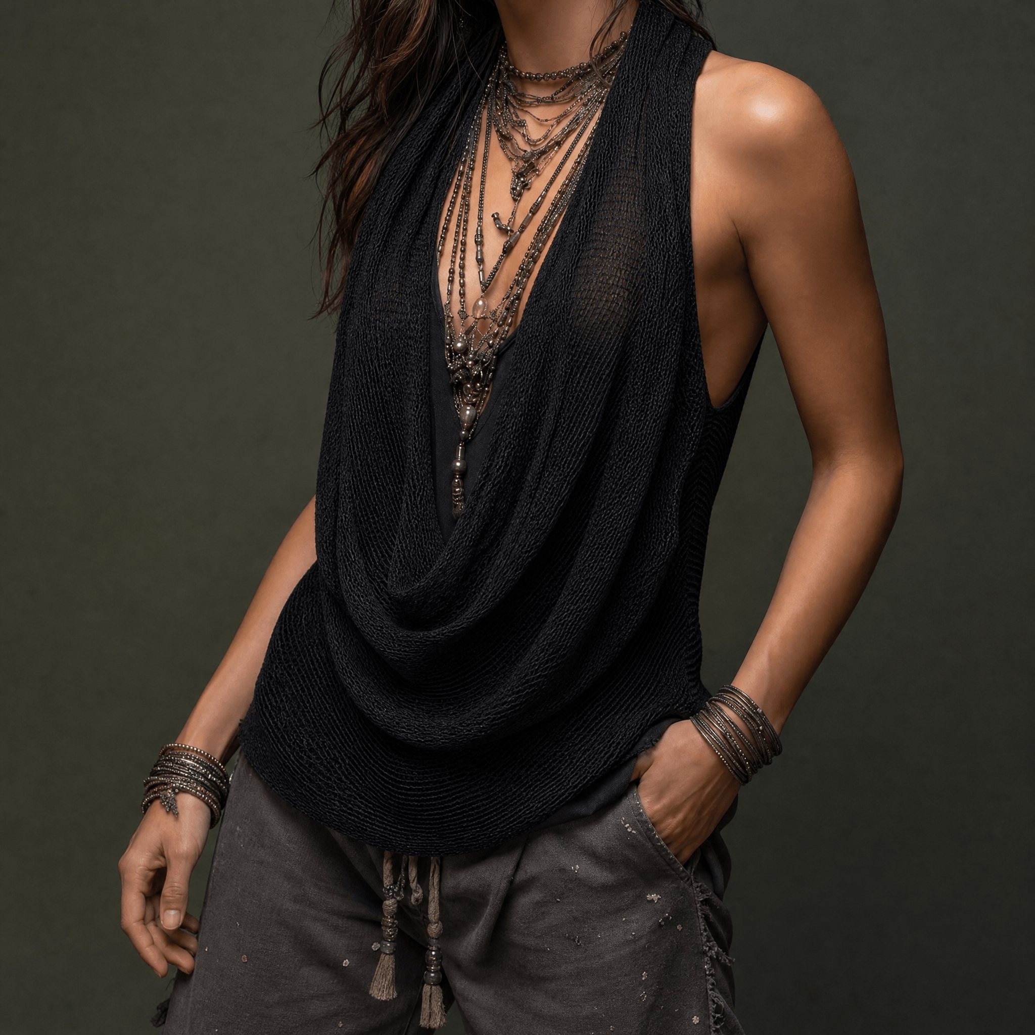 Top de punto sin mangas estilo halter con cuello desbocado drapeado