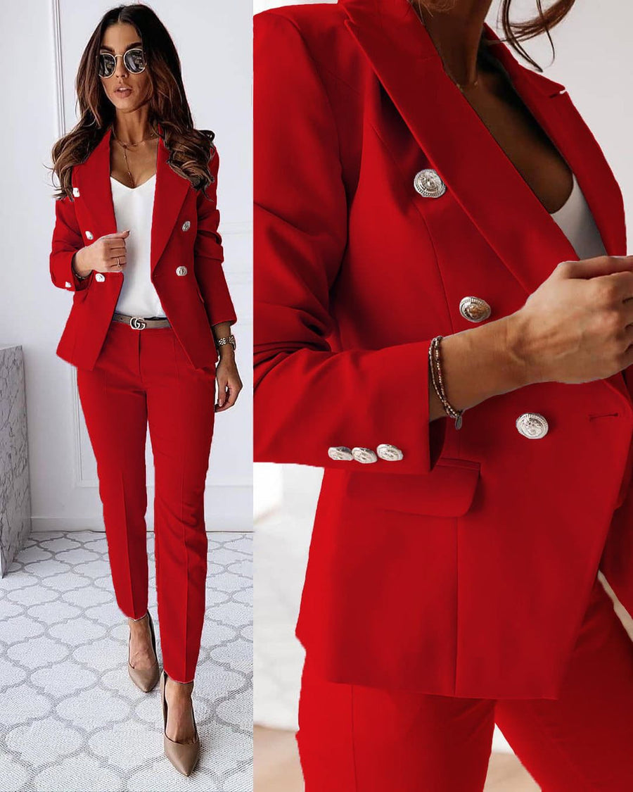 Traje de mujer: americana y elegante pantalón ajustado