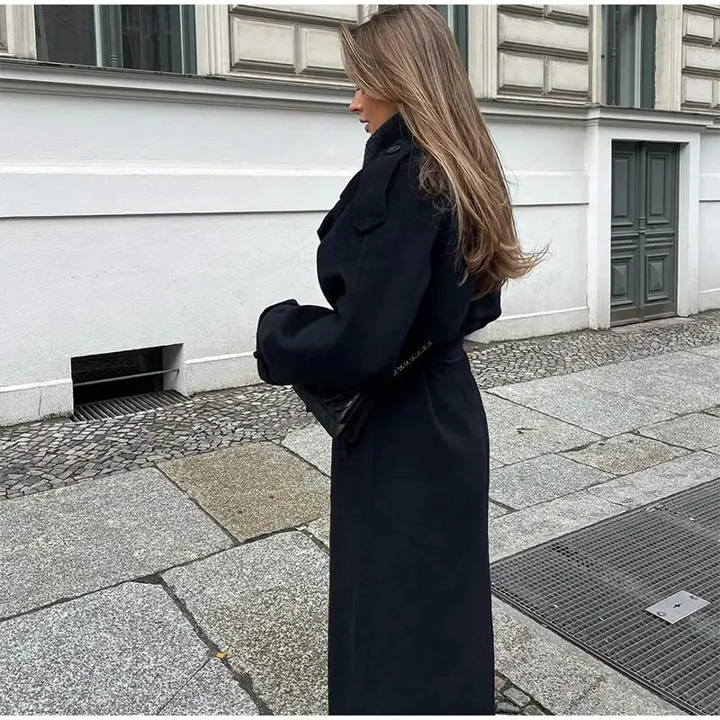 Trench para mujer con doble abotonadura
