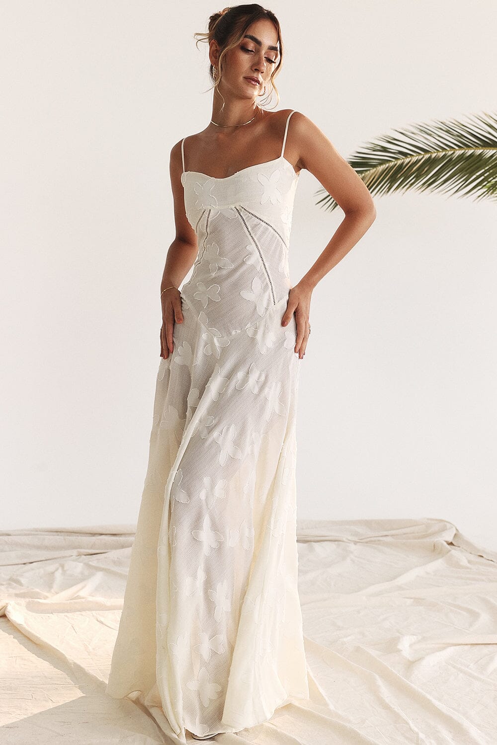 Vestido largo elegante fluido para cualquier ocasión