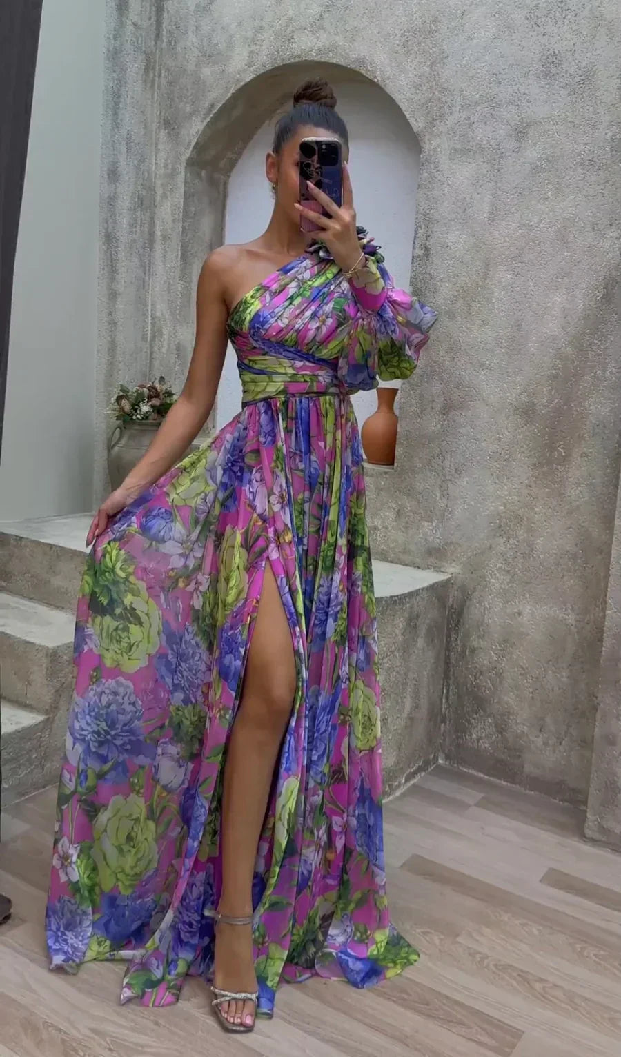 Vestido maxi asimétrico con estampado floral